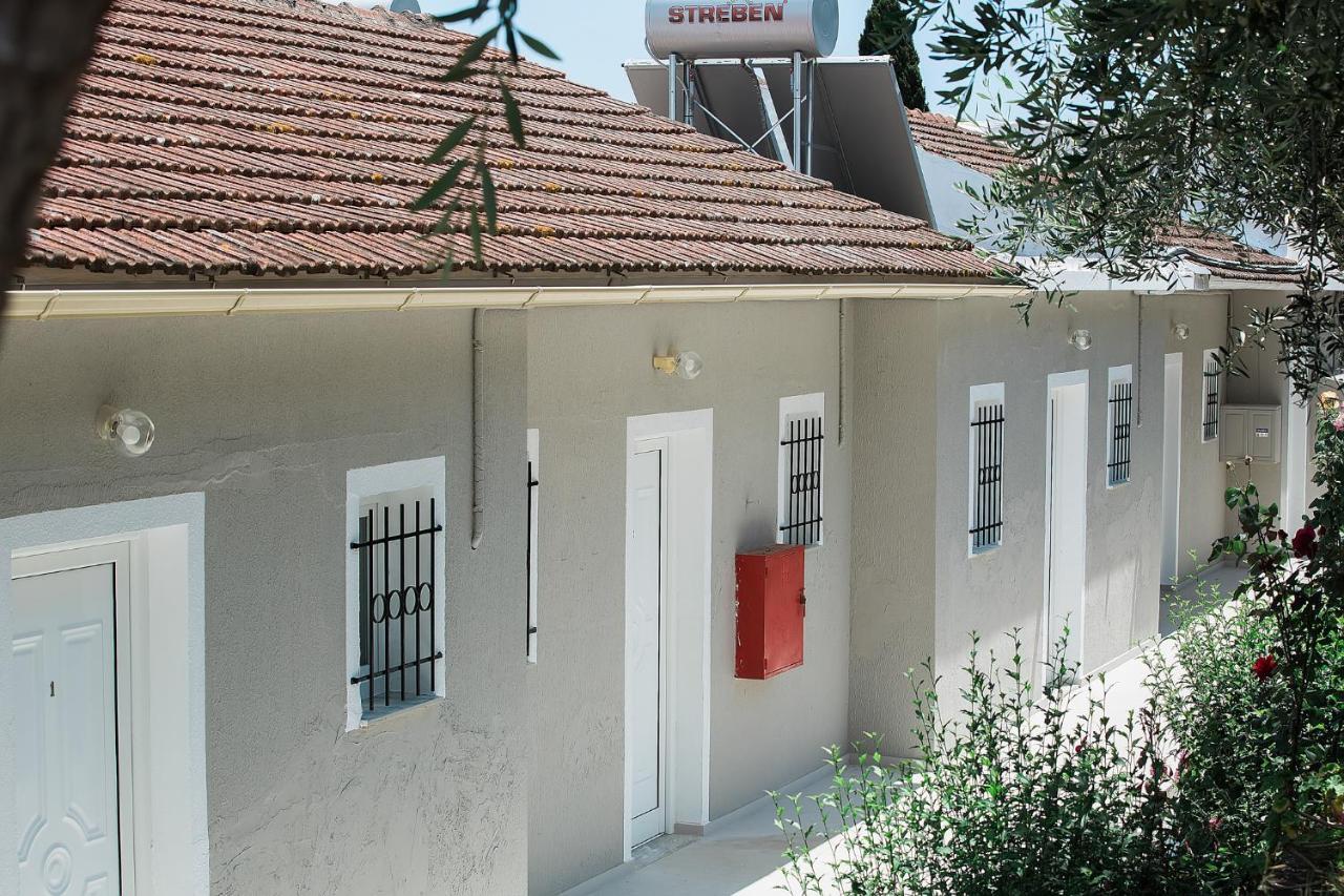 Olive Grove Poolside Apartments Benitses  Extérieur photo