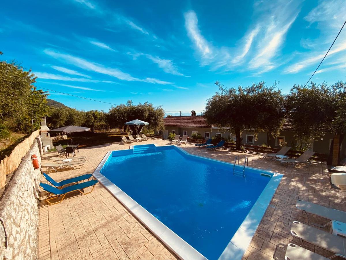 Olive Grove Poolside Apartments Benitses  Extérieur photo