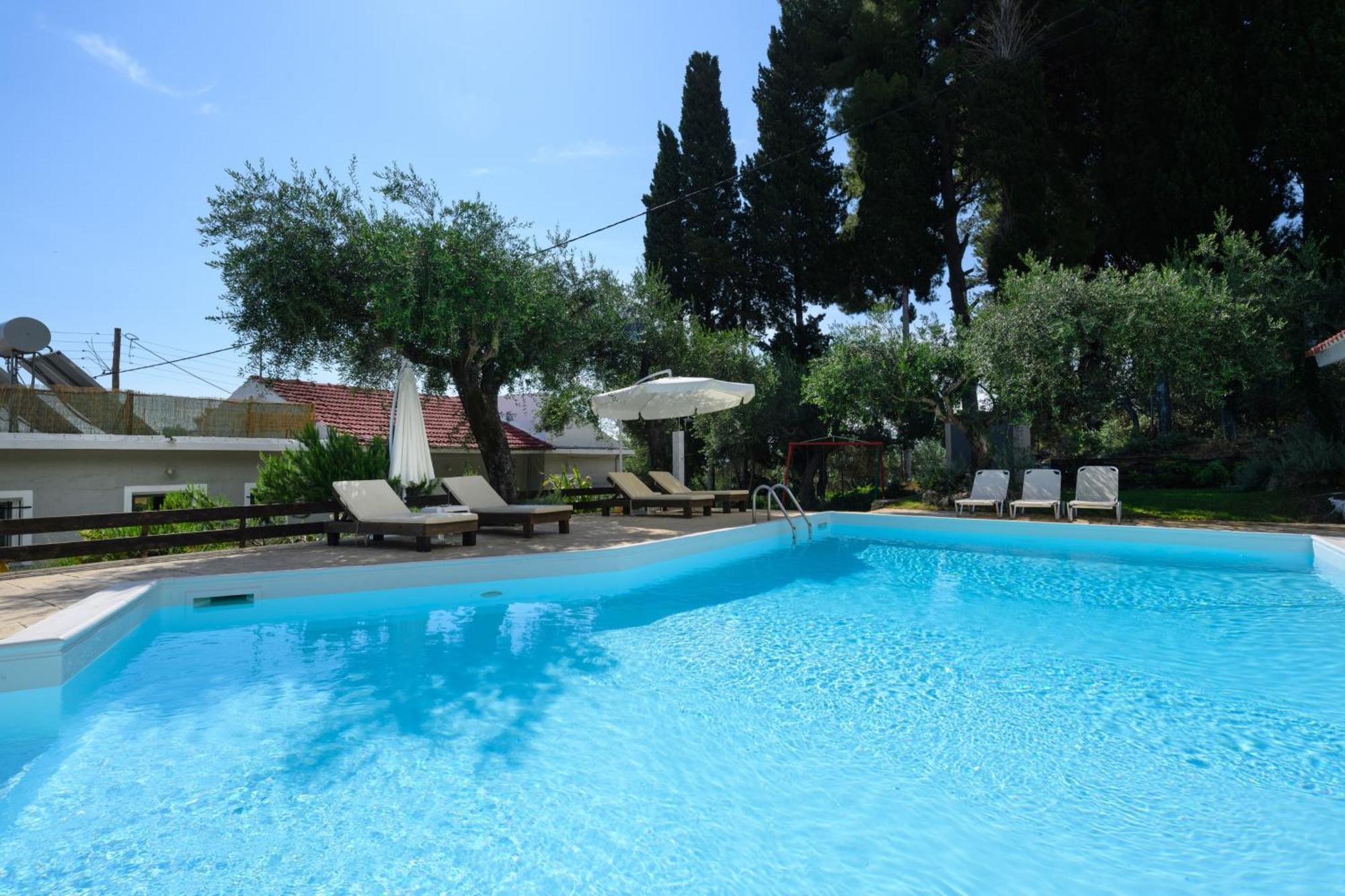 Olive Grove Poolside Apartments Benitses  Extérieur photo